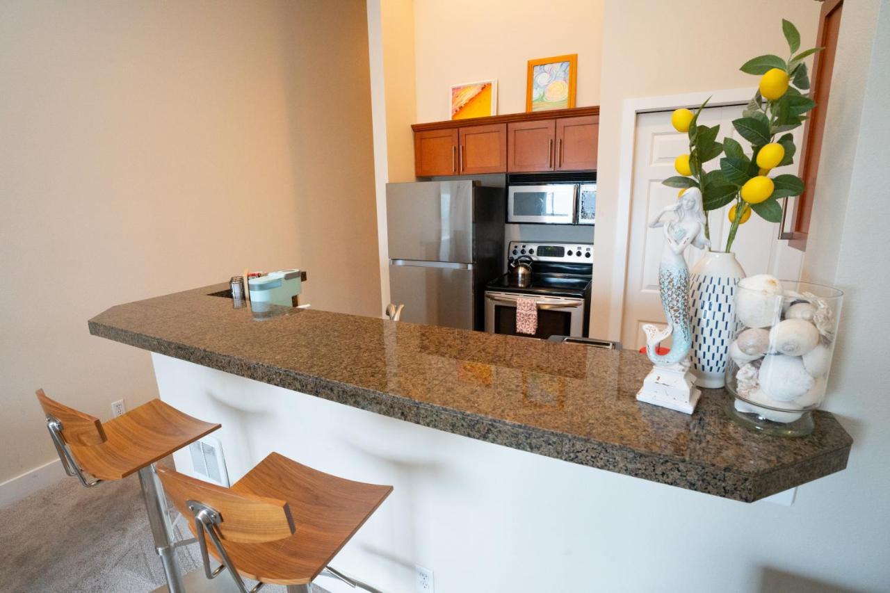 Top Floor Water View Oasis Near Space Needle & Cruise ซีแอตเทิล ภายนอก รูปภาพ